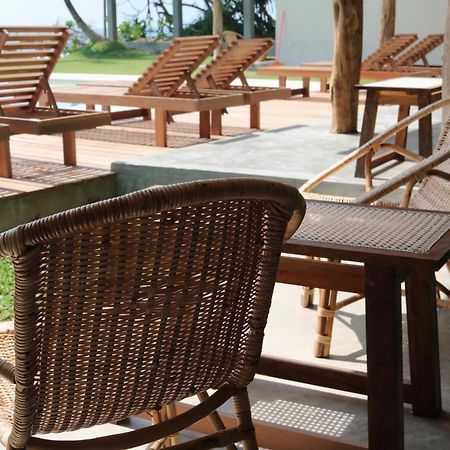 Swell Shacks Hotel Matara Ngoại thất bức ảnh