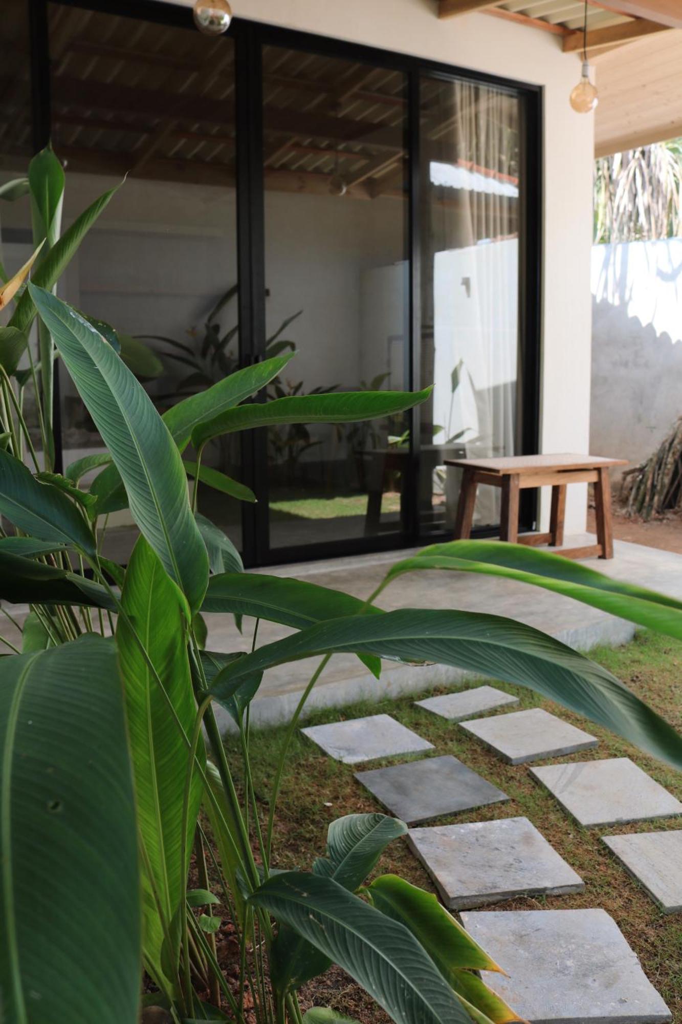 Swell Shacks Hotel Matara Ngoại thất bức ảnh